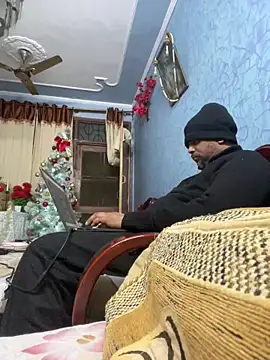 Dick 6inches online show from December 17, 2025, 3:18 pm