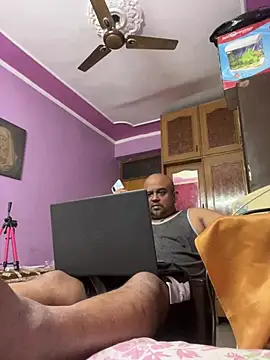 Dick 6inches online show from June 7, 2026, 7:12 am