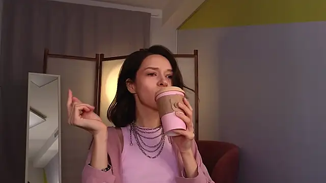 Snapshot of VivianLy_ chatting on February 27, 2025, 9:54 am VivianLy online show from February 27, 2025, 9:54 am