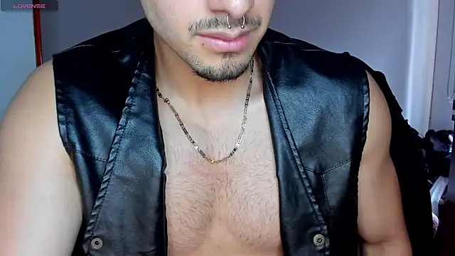 Snapshot of Tommy_Bred chatting on May 21, 2026, 6:26 pm Tommy Bred online show from May 21, 2026, 6:26 pm