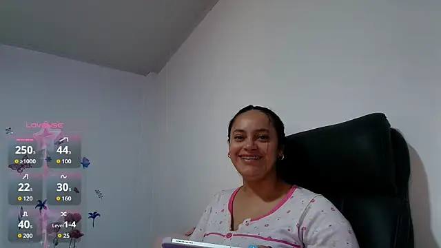 Snapshot of VICTORIABLACK_@xh chatting on April 15, 2026, 6:04 pm VICTORIABLACK xh online show from April 15, 2026, 6:04 pm