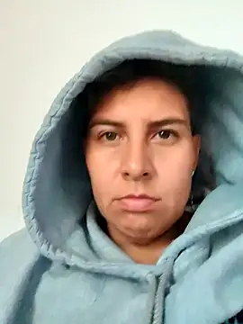 Yessi rousse online show from April 4, 2026, 3:20 pm