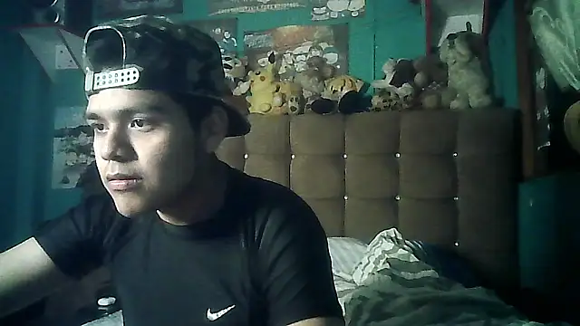 Snapshot of Valesh20 chatting on October 28, 2025, 12:47 am Valesh20 online show from October 28, 2025, 12:47 am