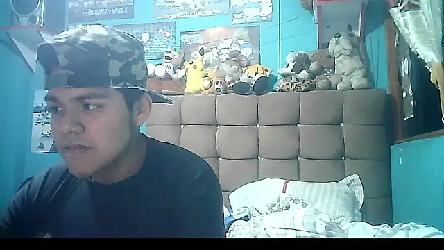 Snapshot of Valesh20 chatting on November 2, 2025, 12:24 am Valesh20 online show from November 2, 2025, 12:24 am