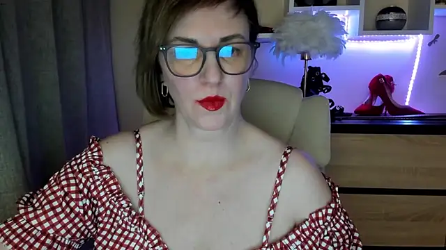 feliziaDesire online show from November 30, 2025, 2:32 pm