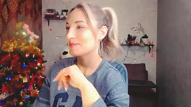 MillaXQueen online show from January 6, 2025, 3:40 pm