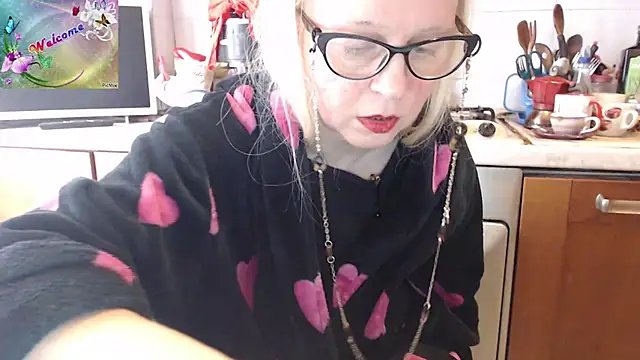 martachatte online show from November 24, 2025, 8:58 am