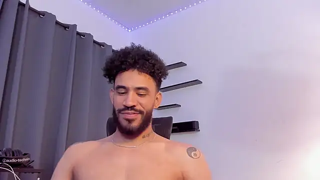 Snapshot of JesusOne chatting on December 24, 2024, 1:28 pm JesusOne online show from December 24, 2024, 1:28 pm