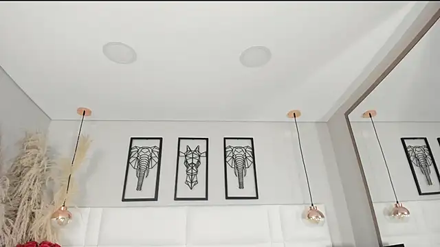 Rebeca jones online show from September 11, 2025, 12:05 pm