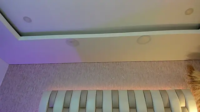 Rebeca jones online show from April 6, 2026, 12:06 pm