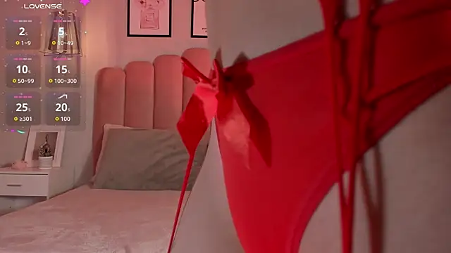 Ashleyy piink online show from April 1, 2026, 4:04 pm