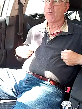 stiffandlubedxh online show from March 14, 2025, 2:42 am