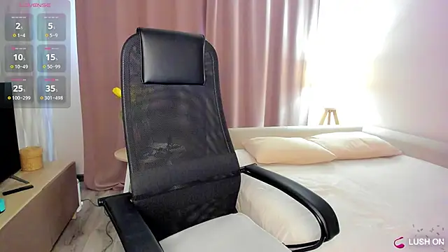 DannaEvan online show from March 10, 2026, 4:06 am