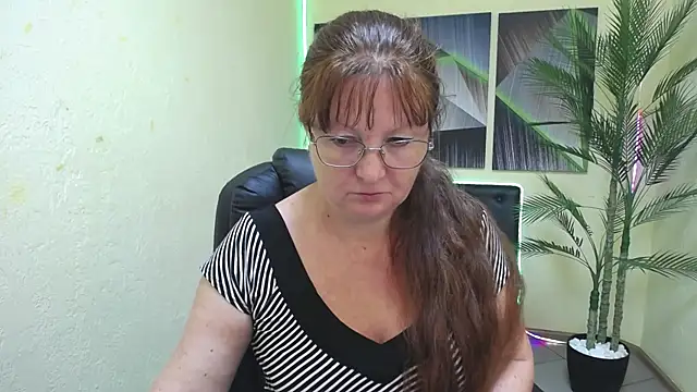 VanessaHotts online show from July 29, 2026, 4:54 am