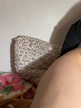 Snapshot of BustiBunny69 chatting on February 19, 2025, 5:27 pm BustiBunny69 online show from February 19, 2025, 5:27 pm