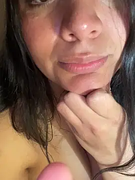 Snapshot of BustiBunny69 chatting on February 27, 2025, 9:58 pm BustiBunny69 online show from February 27, 2025, 9:58 pm