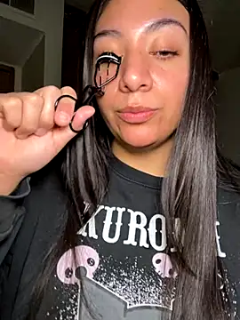 Snapshot of BustiBunny69 chatting on November 18, 2025, 2:50 am BustiBunny69 online show from November 18, 2025, 2:50 am