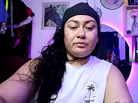 Snapshot of AliceFox_Milf chatting on March 29, 2026, 5:29 am AliceFox Milf online show from March 29, 2026, 5:29 am