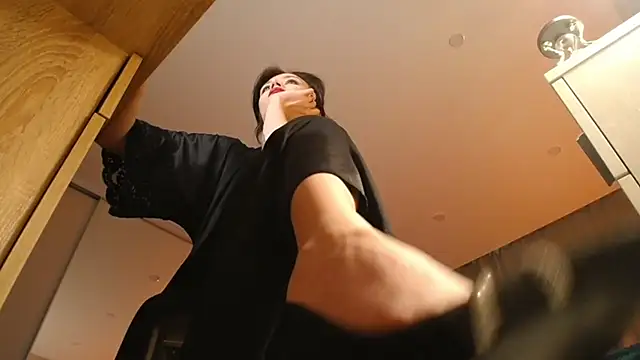 Snapshot of Shadow_Passion chatting on March 15, 2025, 1:18 pm Shadow Passion online show from March 15, 2025, 1:18 pm