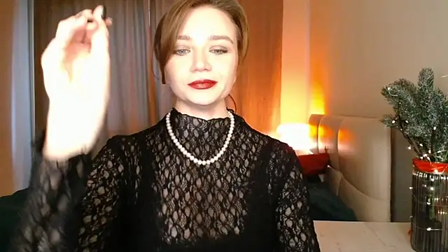 Snapshot of Shadow_Passion chatting on December 18, 2025, 7:14 am Shadow Passion online show from December 18, 2025, 7:14 am