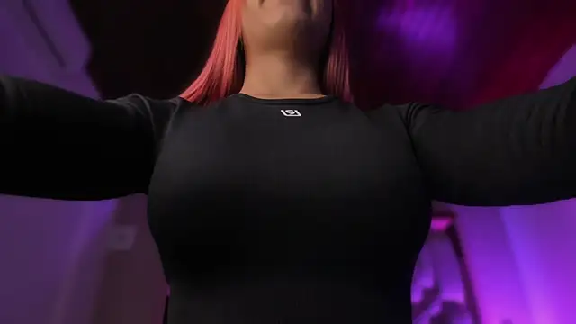 Emmily Savage online show from April 10, 2026, 11:37 am