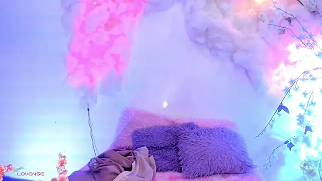 Mey moon online show from January 27, 2025, 8:39 pm