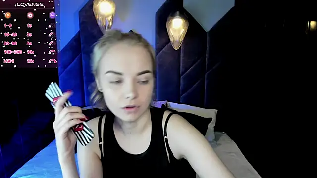 StephanieSweety online show from March 2, 2025, 7:34 pm