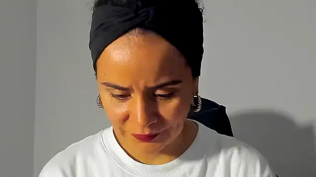 Sami Hotie1 online show from November 9, 2025, 8:51 pm