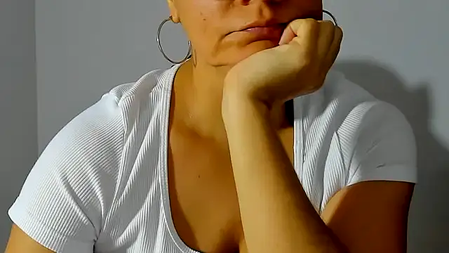 Snapshot of Sami_Hotie1 chatting on May 10, 2026, 5:40 pm Sami Hotie1 online show from May 10, 2026, 5:40 pm