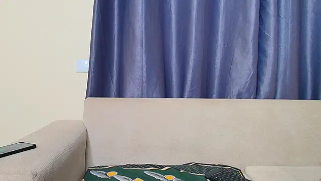 queen heather online show from July 19, 2026, 3:32 am