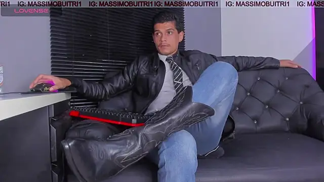 massimo g online show from April 22, 2026, 1:41 am