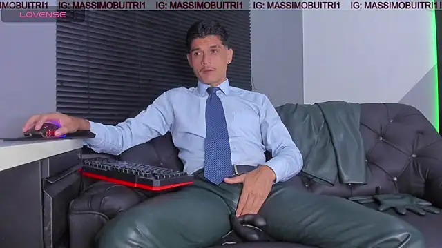 massimo g online show from April 23, 2026, 1:51 am