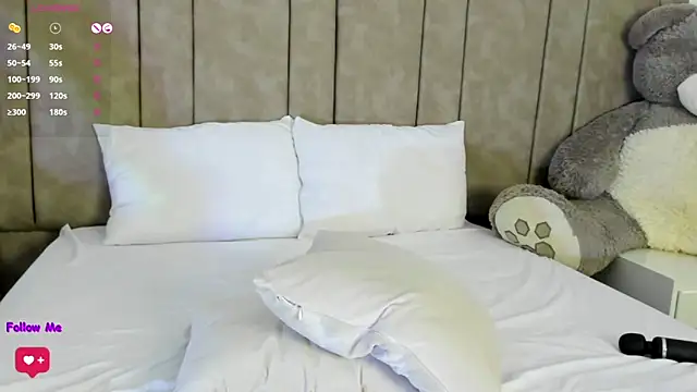 Snapshot of Isabellacharm chatting on March 5, 2025, 3:51 pm Isabellacharm online show from March 5, 2025, 3:51 pm