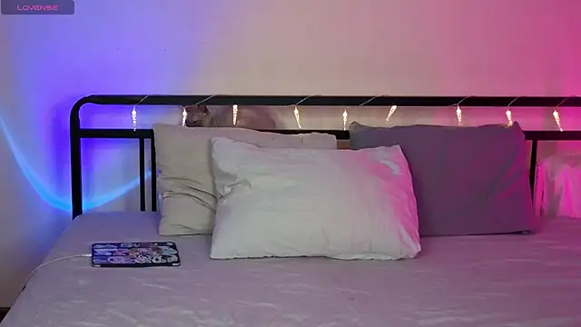 sinthiaroze online show from October 24, 2025, 7:32 pm