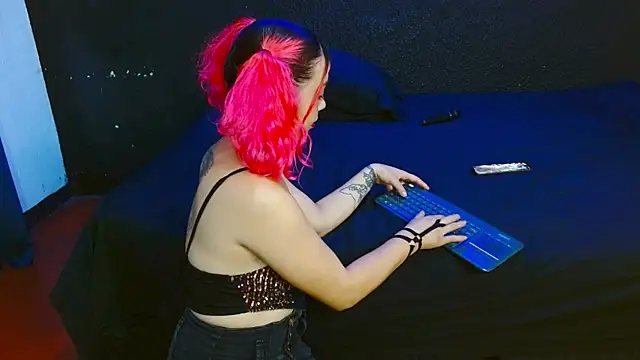 Snapshot of ASTRIDBULM chatting on November 23, 2025, 3:45 pm ASTRIDBULM online show from November 23, 2025, 3:45 pm