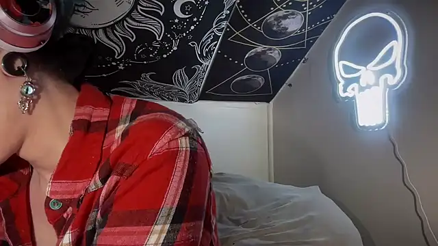 FRRANNKIE online show from February 16, 2025, 2:53 am