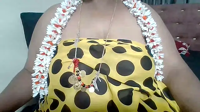 Snapshot of archanatelugu9 chatting on February 13, 2026, 5:53 pm archanatelugu9 online show from February 13, 2026, 5:53 pm