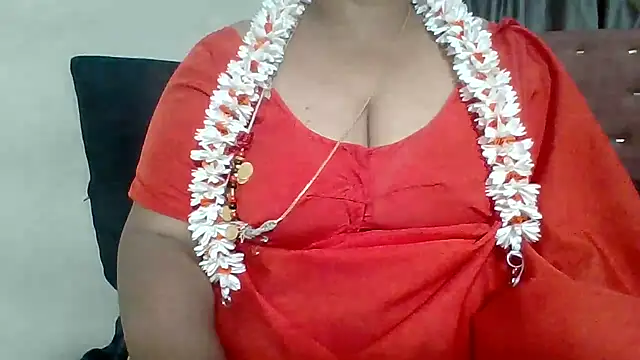 Snapshot of archanatelugu9 chatting on February 14, 2026, 4:15 pm archanatelugu9 online show from February 14, 2026, 4:15 pm