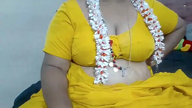 Snapshot of archanatelugu9 chatting on March 16, 2026, 4:40 am archanatelugu9 online show from March 16, 2026, 4:40 am