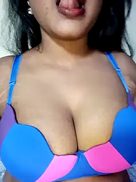 Hotlisa online show from February 19, 2026, 4:47 pm