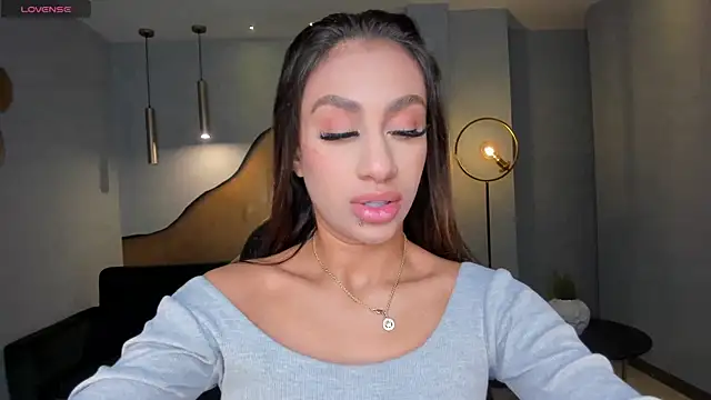 Snapshot of DannaCruz chatting on February 8, 2025, 10:39 am DannaCruz online show from February 8, 2025, 10:39 am