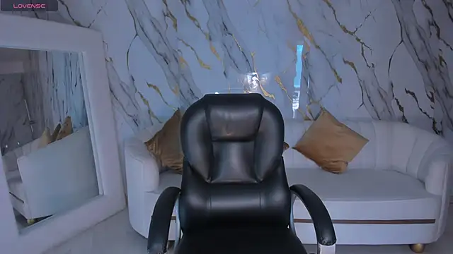 Snapshot of DannaCruz chatting on October 2, 2025, 7:21 pm DannaCruz online show from October 2, 2025, 7:21 pm