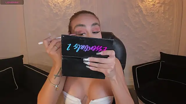 Snapshot of DannaCruz chatting on November 23, 2025, 5:46 pm DannaCruz online show from November 23, 2025, 5:46 pm