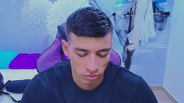 DEIBY BABY online show from November 1, 2025, 10:01 pm