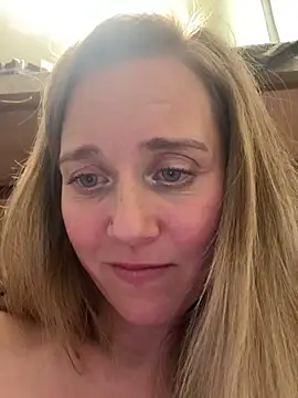 SkyelarSommer online show from March 3, 2025, 5:53 am