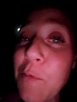 SkyelarSommer online show from April 2, 2026, 3:37 am