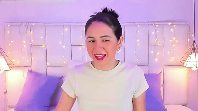 SarahSophia  online show from February 12, 2025, 11:40 am