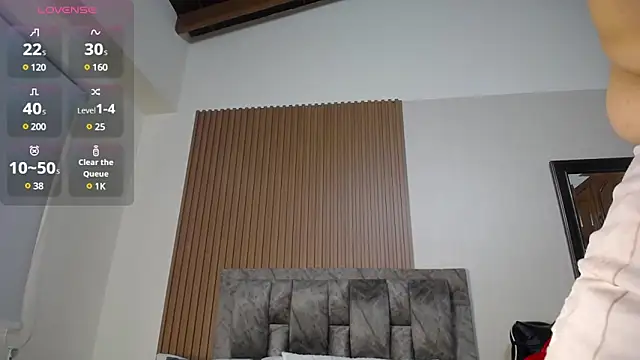 victoria  milf  online show from March 8, 2025, 4:28 pm