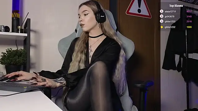 Snapshot of HavenRaee chatting on January 16, 2025, 10:23 pm HavenRaee online show from January 16, 2025, 10:23 pm