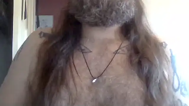 Snapshot of Thrillhouse chatting on January 2, 2025, 11:52 am Thrillhouse online show from January 2, 2025, 11:52 am